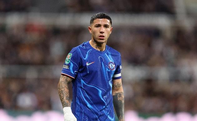 🚨 SHOCKING NEWS: Real Madrid have made a staggering €200 million offer for Chelsea’s Enzo Fernández. Club president Florentino Pérez personally called Enzo, and the two have already reached an agreement. This blockbuster transfer is on the verge of exploding, sending shockwaves across Europe — See full details below!