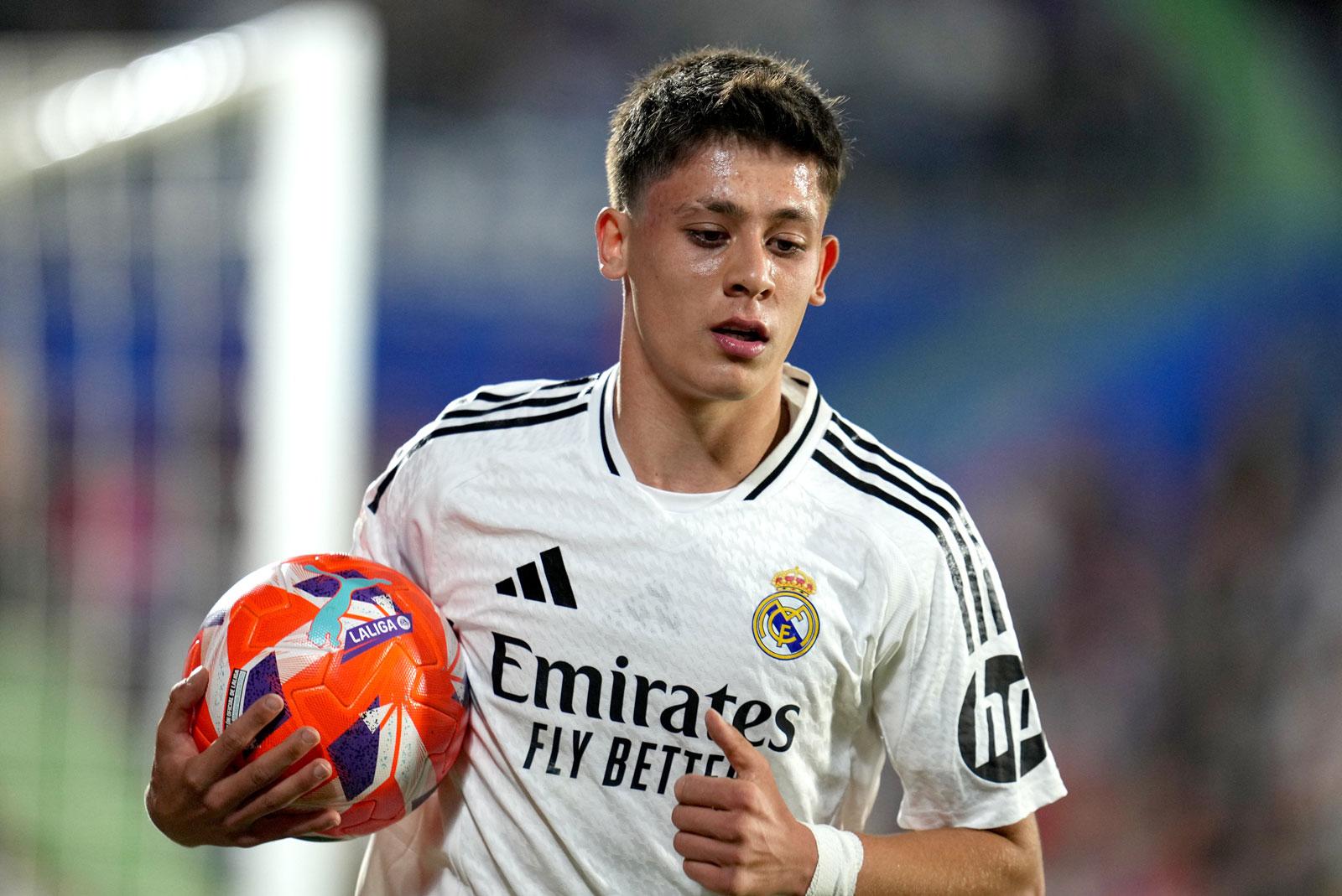 Xabi Alonso made an amazing announcement about the 10th jersey in Real Madrid and the captain Pazubandı. Arda Güler and Toni Kroos both took advantage of it !! 👇👇