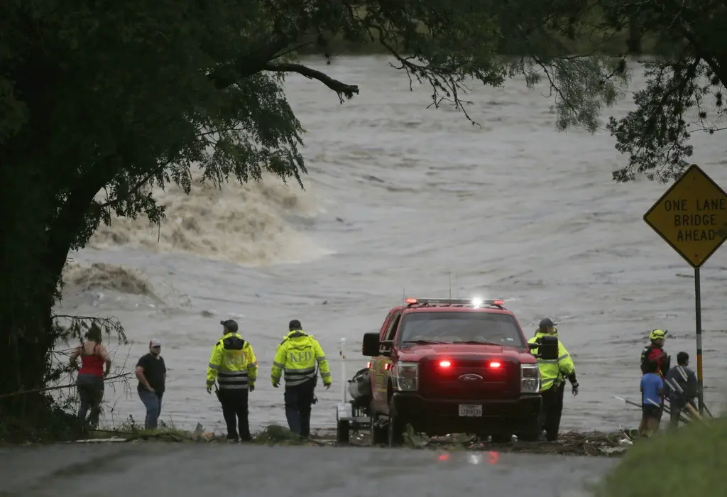 The Detroit Lions team has donated $50 million to support the victims and aid in the search and rescue of those missing in the devastating flash floods in Texas. Fans were stunned to learn that one of the team's superstars personally traveled to the disaster site to offer hands-on help. Full story here 👇👇👇 - criss