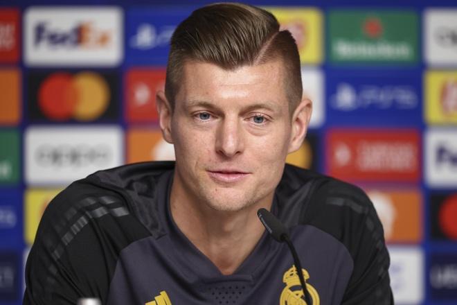 Breaking News 🚨: Toni Kroos called Perez before Real Madrid signed another midfielder – “He will put everything back on track.” The German legend firmly believes this player is the perfect piece to help Madrid overcome their struggles in midfield and bring glory back to the Bernabéu. Kroos urged Florentino Pérez to immediately seal the deal with this player as his replacement and to lead the new era under Xabi Alonso.