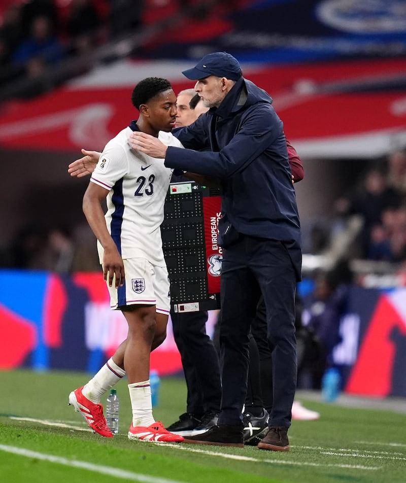 The national team coach, Thomas Tuchel, has officially suspended three Arsenal players just before the World Cup qualifier match against Andorra. “They violated my rules, and I will not accept that…” the German coach declared, shocking everyone with the identities of the three players excluded and the truth behind the decision.