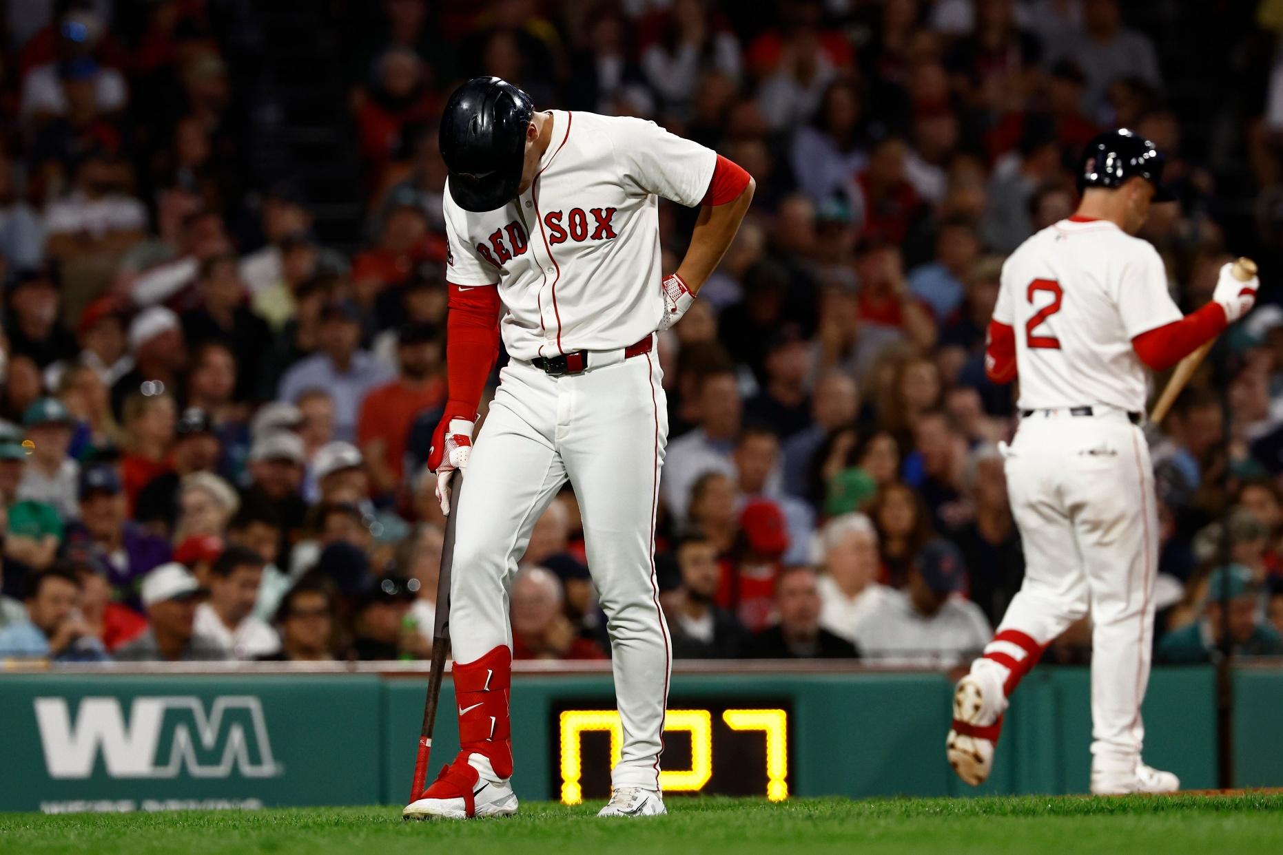 The Red Sox have awarded a $20,000 signing bonus to young star Roman Anthony. The financial decision is directly related to his plans for the MLB offseason following a left oblique muscle injury. Anthony is being encouraged by the team to forgo playing in overseas leagues. The organization aims to protect him from the risk of injury and burnout after a grueling season. The team's offer comes from a specific long-term strategy for their roster 👇 - Luxury Blogs