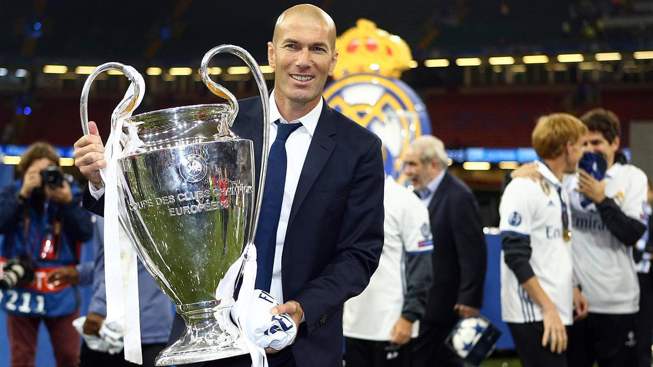 ¡SÚPER SORPRENDENTE 🚨🚨 Tras la humillante derrota ante el Atlético de Madrid, la junta directiva bajo la dirección del presidente Florentino Pérez está considerando invitar al legendario exentrenador Zinedine Zidane a regresar para salvar al equipo. Sin embargo, el salario solicitado por “El Especial” ha dejado a todos sorprendidos, llevando al club hacia una posible reestructuración histórica que podría redefinir el futuro de todo el equipo.