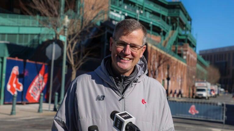 BREAKING NEWS:🔴 Red Sox CEO Sam Kennedy speaks out about Jimmy Kimmel and the mysterious message that officially ended his career. - Luxury Blogs