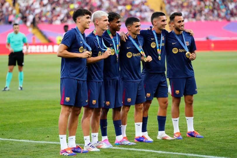Coach Luis De La Fuente has announced that in this FIFA window he will not call up two BARÇA players to the national team for a special reason. Luis De La Fuente said: “I know they are in good form at Barça, but I cannot call them up to the national team…” – Luis De La Fuente’s words surprised everyone when they learned the truth behind this decision.