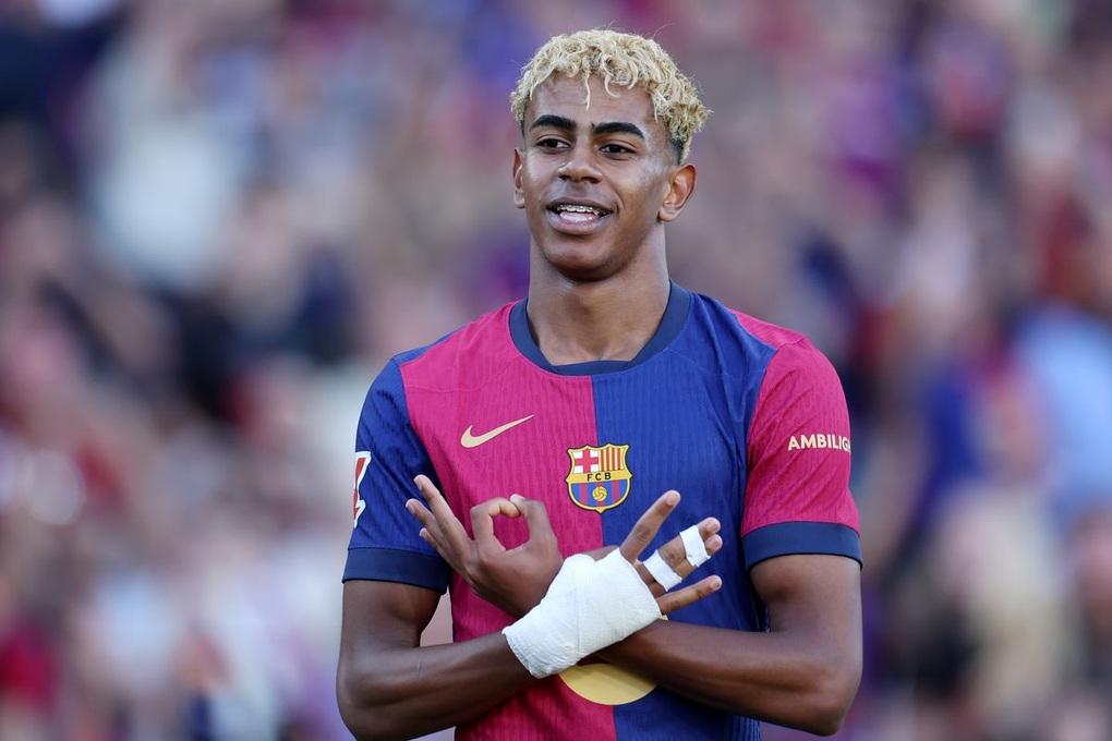 “Real Madrid? They’ll NEVER reach Barcelona’s level. Those who only shout on the pitch can’t compare to us,” Lamine Yamal mocked sarcastically. But with just eight cutting words, Jude Bellingham silenced Yamal’s arrogance and reminded everyone of Real Madrid’s true greatness — shaking up the entire La Liga conversation.