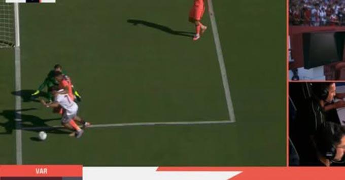 😱 THE WAR OF SILENCE! Flick defies La Liga, Araujo finally breaks the dressing room’s silence — and a Catalan source claims that Real Madrid may have influenced referee appointments for October.