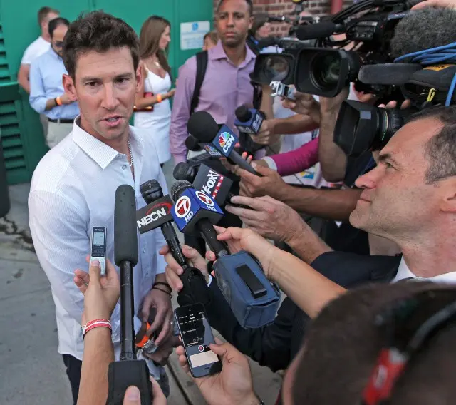 When Alex Bregman’s Footsteps Echoed Through Fenway in a Silence So Heavy It Felt Like the Collapse of an Empire, Boston Realized Their Future Hung on a Single Choice as a Stunning Secret Offer From the North Threatened to Steal Their Crown and Rewrite the Fate of a Franchise Built on Hope, Loyalty, and the Fragile Dream of a Dynasty Not Yet Born -congthang123