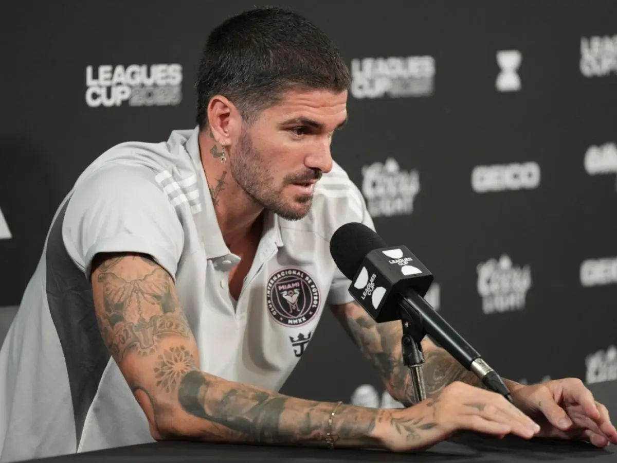 BREAKING NEWS: Lionel Messi has shared an update about the worrying condition of the injury he is currently dealing with just before Inter Miami CF’s upcoming match against Charlotte FC. Meanwhile, his close friend Rodrigo De Paul has revealed details about the No.10 star’s chances of playing, a development that is causing growing concern among fans. - Luxury Blog