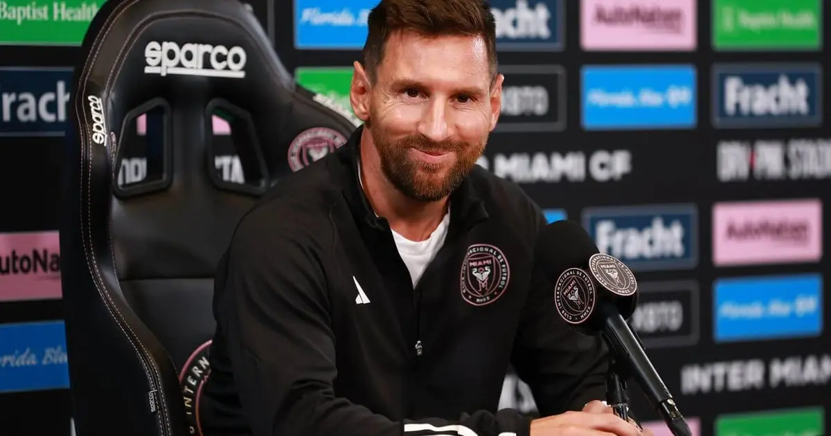 "I STILL REMEMBER THE FEELING OF PLAYING IN THE CHAMPIONS LEAGUE, PERHAPS IT'S TIME FOR ME TO RETURN TO EUROPE..." - Messi made a surprising statement in a recent interview about his intention to choose a European club to join. There have been many attractive offers for the Argentine star, but his final decision has left everyone surprised... 👇👇 - Luxury Blogs