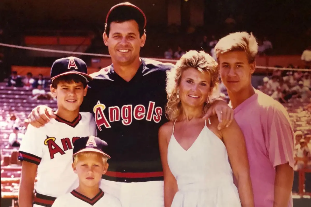 💔🥲 Heartbreaking sorrow beyond words! Just 30 minutes ago, the New York Yankees sent their deepest condolences to Aaron Boone after he received devastating news about his beloved family, and Aaron Boone himself has now confirmed the information… See details below 👇👇👇 - Luxury Blogs