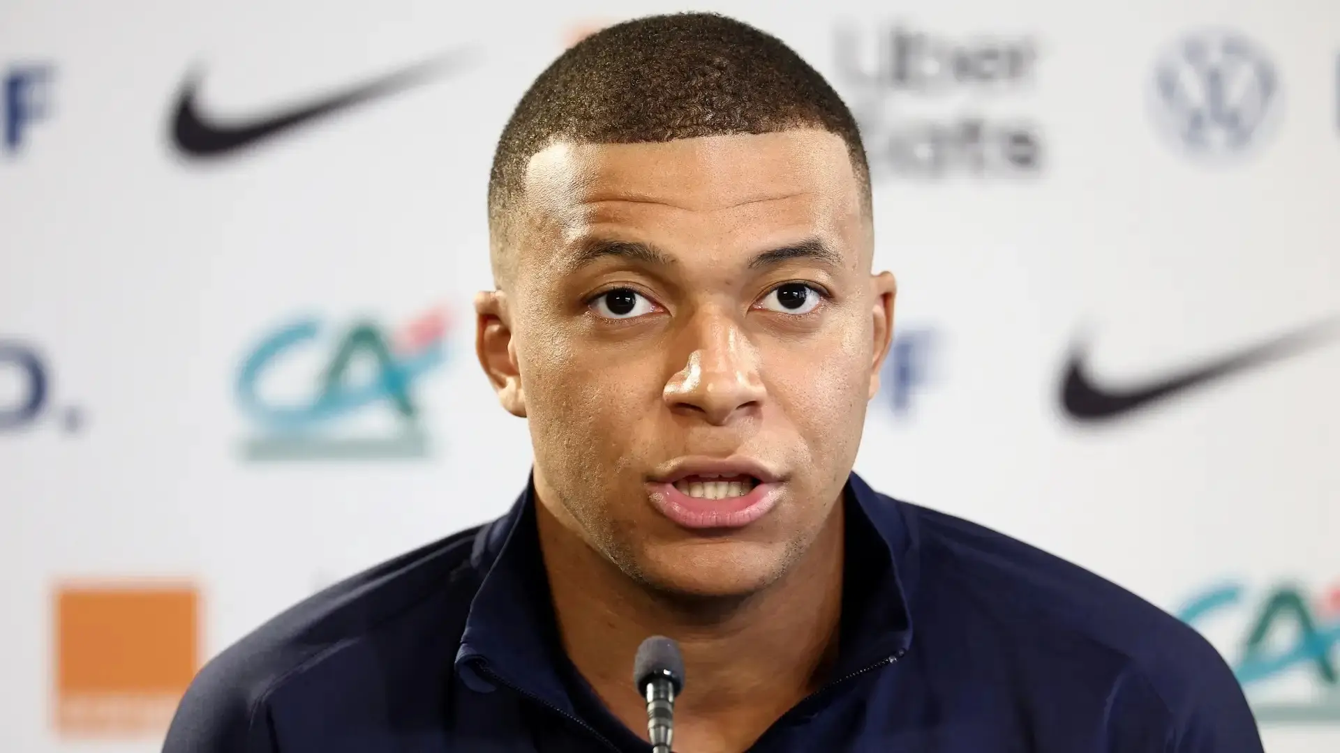 “CHELSEA IS NOT WORTHY OF MY NAME. JOINING THEM WOULD BE A STEP BACK IN MY CAREER!” — Kylian Mbappé unleashed a shocking attack on Chelsea, dismissing the London club and belittling them as just a “small team.” Not staying silent, forward Cole Palmer immediately fired back with a sharp 12-word message, leaving Mbappé speechless and sending the football world into shock and a frenzy of speculation. - Sportsrock